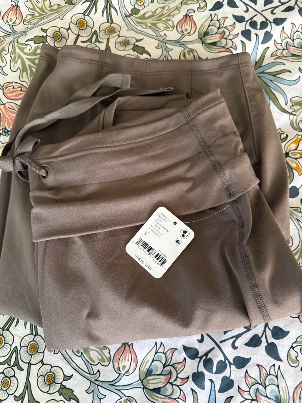 Free people free movement. drawstring, quick step flare pants, sand. - Picture 3 of 4